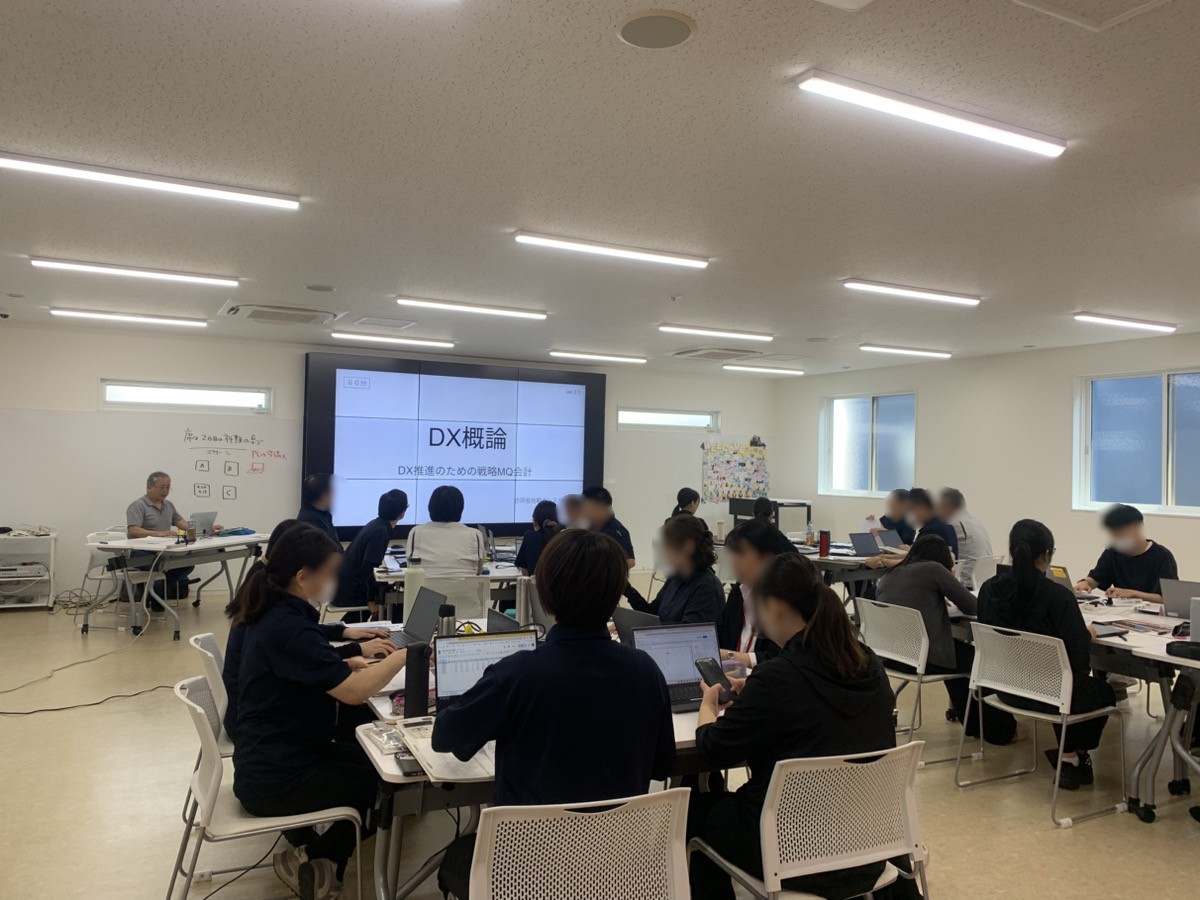 【岐阜県】第１回「DX推進のための戦略MQ会計」研修風景（会場：フジ精密様）